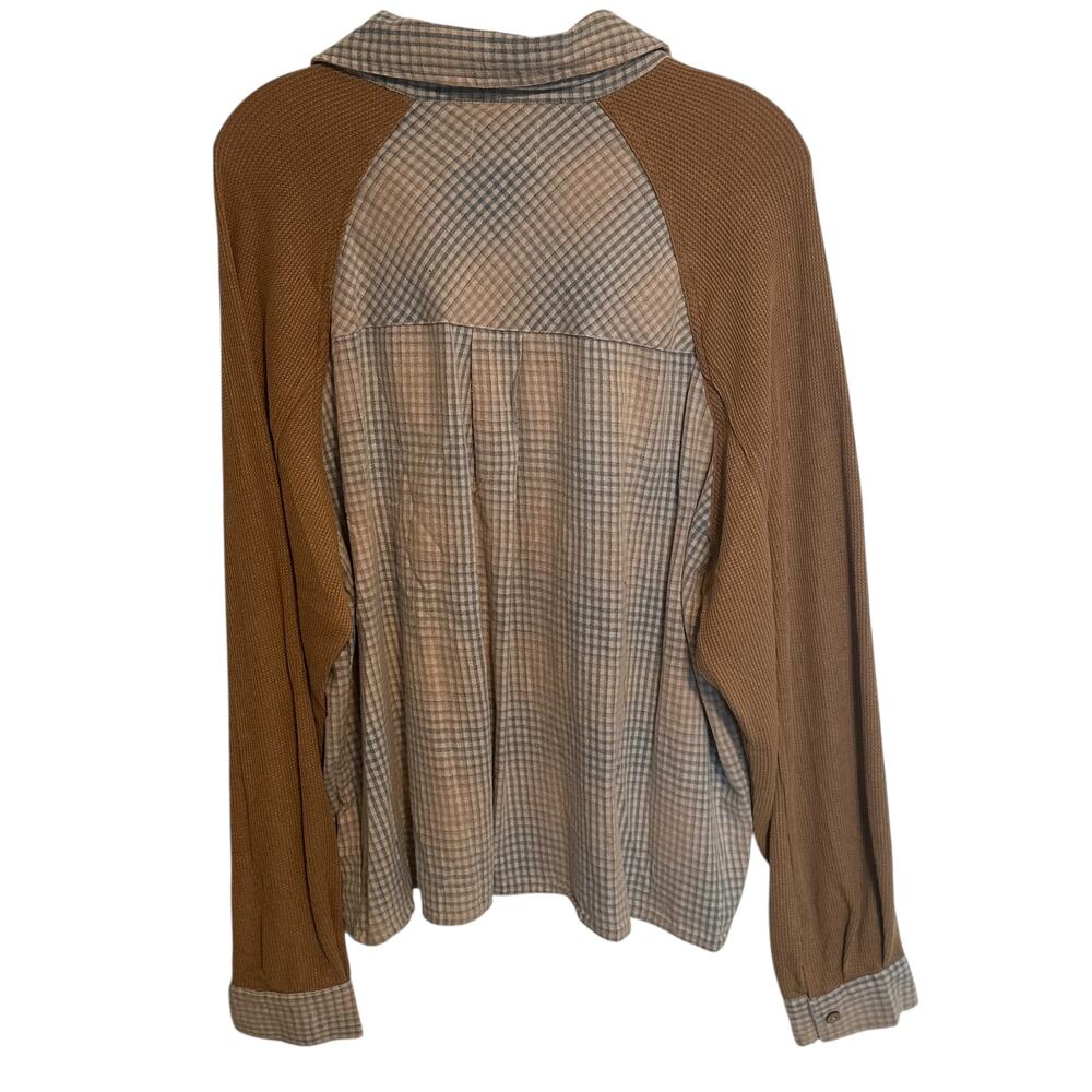 Waffle Sleeve Plaid Button-Up Top in Tan and Light Blue NWT - Picture 4 of 9